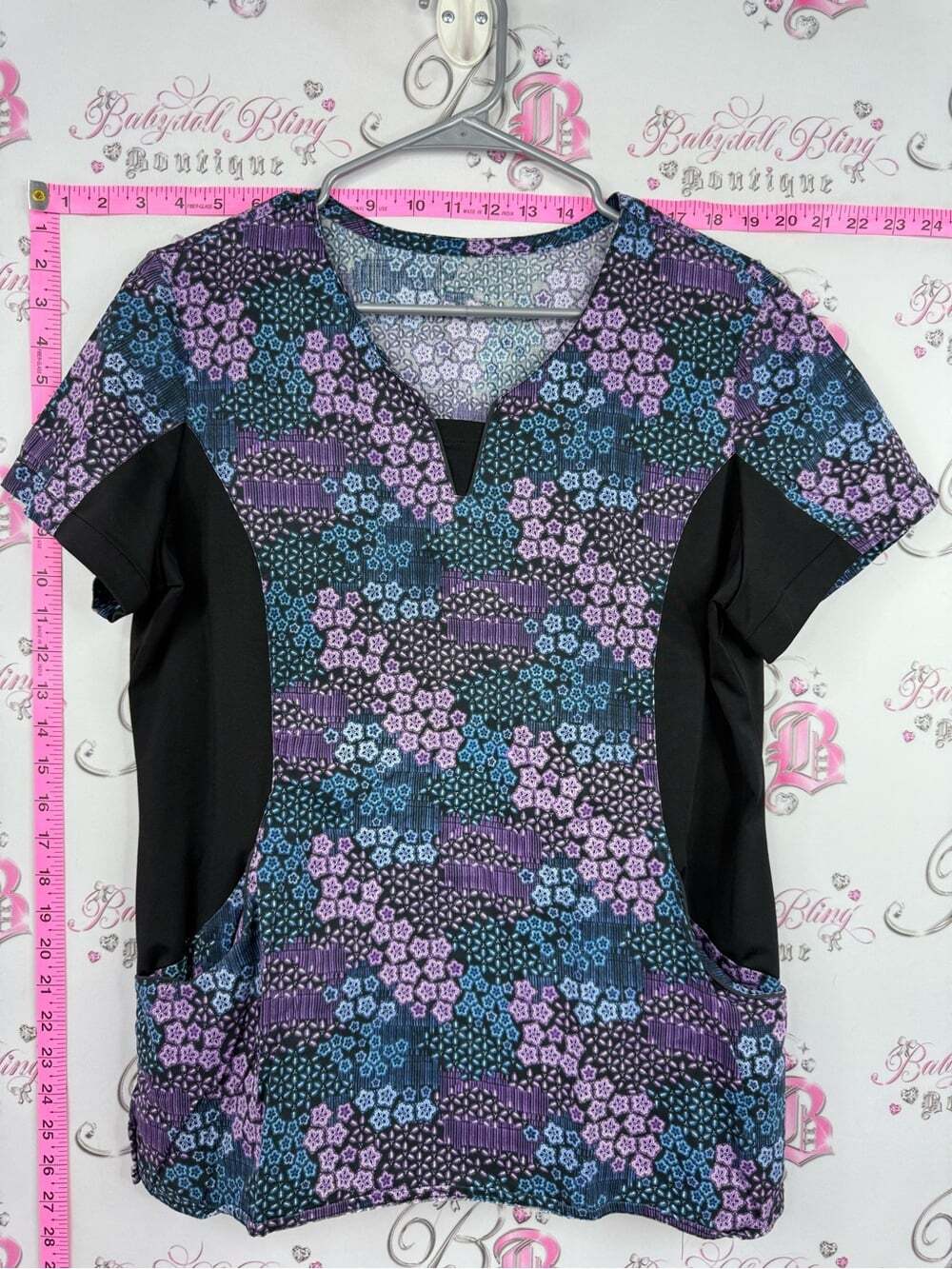 Scrubs top stars ✨ Ladies Floral Print Scrub Top in Purple & Blue